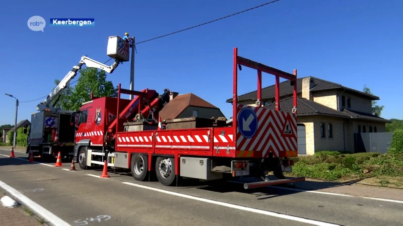 Dodelijk ongeval in Keerbergen: auto botst tegen elektriciteitspaal en komt in voortuin terecht