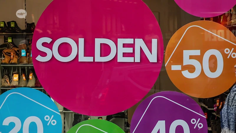 Rustige start van de koopjesperiode in Leuven, handelaars bieden wel meteen fikse kortingen aan