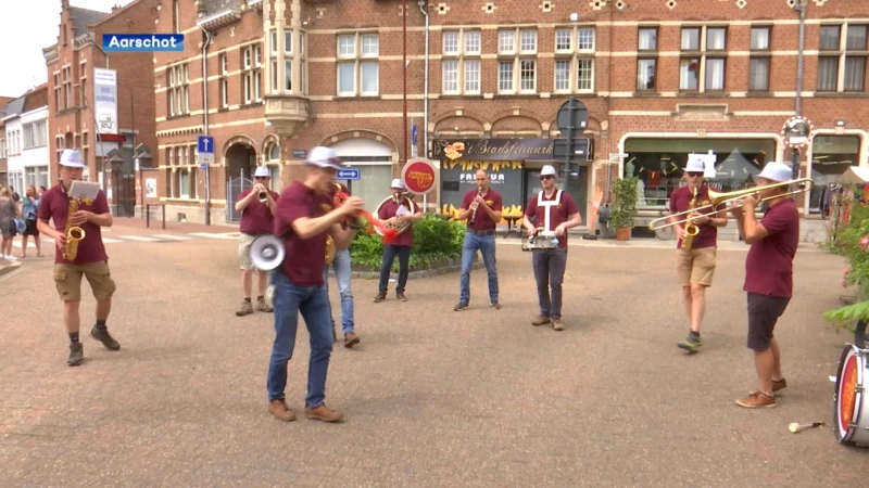 Zomer van Aarschot echt van start: braderie, rommelmarkt en optredens lokken veel volk naar de stad