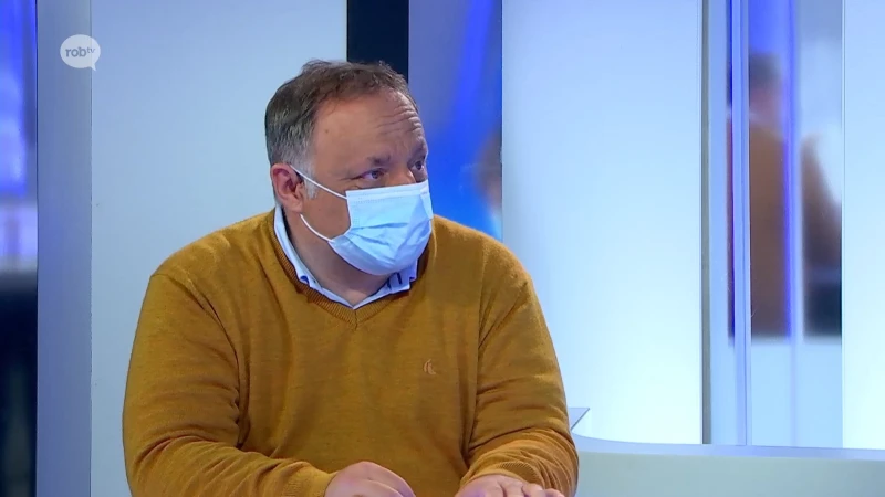 STUDIOGESPREK Marc Van Ranst: "Onderschat de gevolgen van Corona op langere termijn niet, dat is een groot verschil met griep"