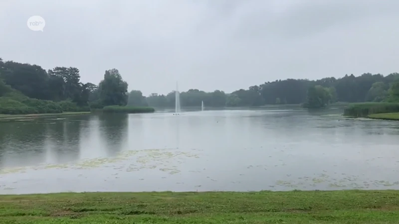 In de Vossemvijver in het Park van Tervuren zijn vanmorgen de eerste twee fonteinen gestart