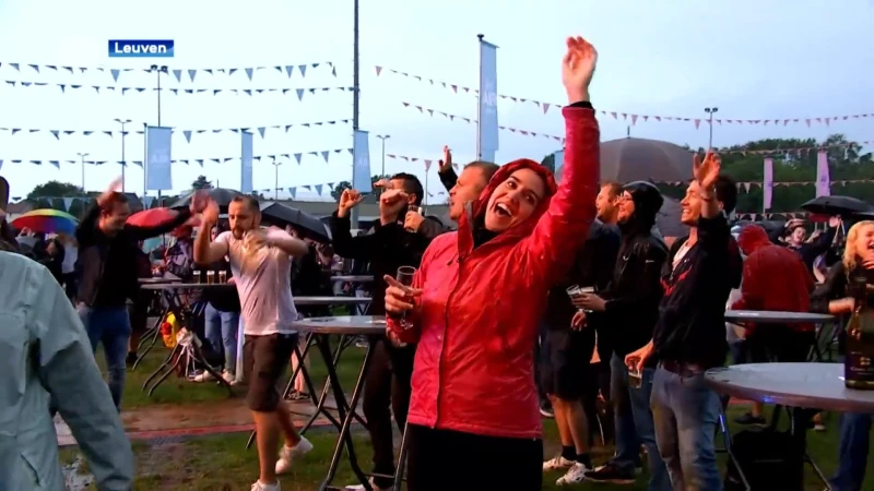 2.000 mensen zingen de regen weg en de kelen schor tijdens zangspektakel Leuven Zingt