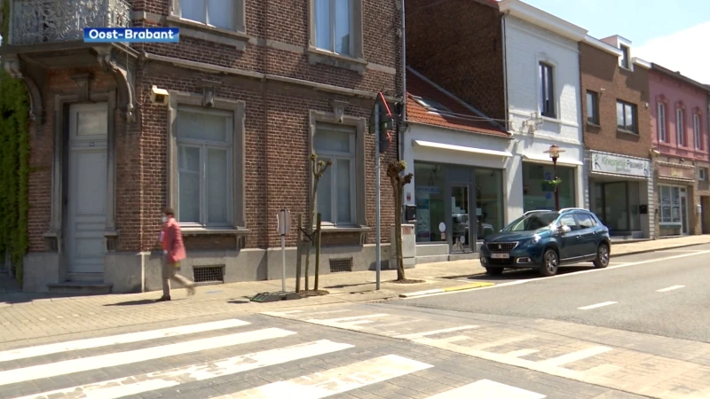 Hoge besmettingscijfers dwingen steden en gemeentes voorzichtig te blijven, Landen vraagt verscherpere maatregelen.