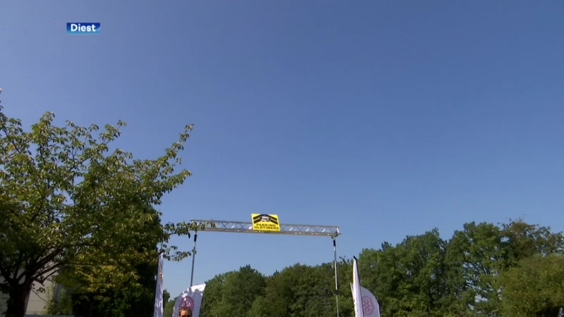 Eerste editie 'Everything Old on Wheels' groot succes: meer dan 2000 bezoekers op oldtimer evement in Diest