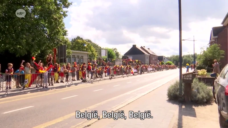 Enorm veel Thibau Nys-fans in Tremelo: "Dit gebeurt de eerste 50 of 100 jaar niet meer."