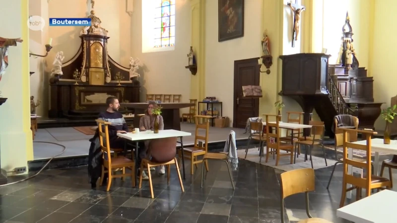 Jonge studenten openen pop-up ontmoetingsplaats in kerk in Boutersem: "Leuk om hier neer te strijken om iets te eten en te drinken"