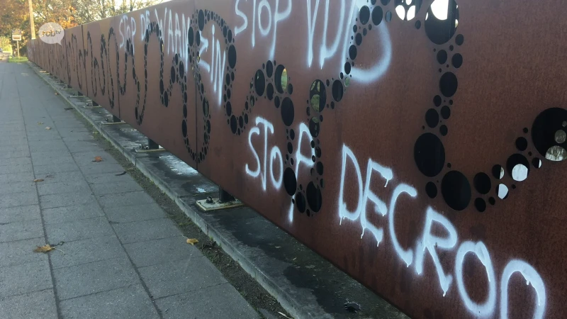 Vandalen bekladden brug over de Demer in Betekom, burgemeester vraagt getuigen