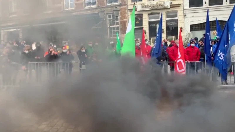 Rookbommen tijdens aankomst koningspaar in Diest: "Wij hebben niets tegen het koningshuis, maar willen aandacht!"