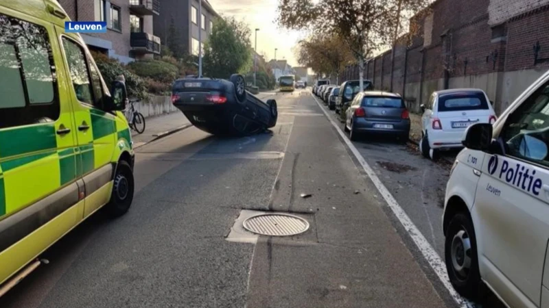 Auto belandt op dak nadat chauffeur moet uitwijken in Heverlee