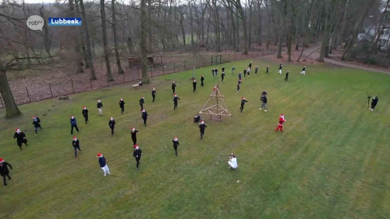 Hartverwarmend: personeel revalidatiecentrum Pellenberg verrast patiënten met kerstoptreden