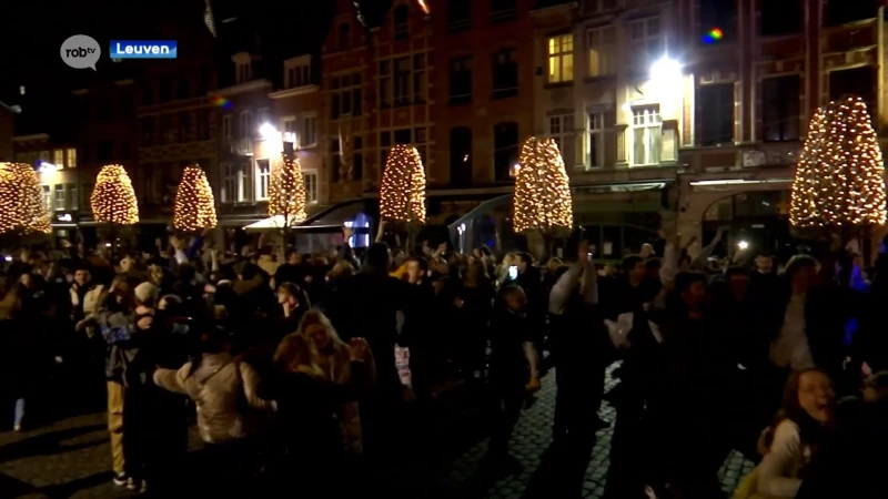 Zo vierde de Oude Markt de overgang naar 2022: "Thuis zitten is ook maar saai, hier is het party!"
