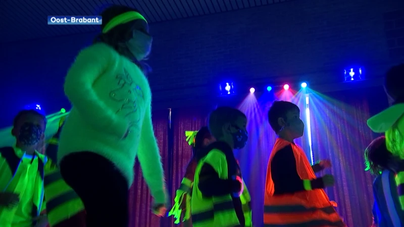 Basisscholen in onze regio zetten tijdens donkere maanden extra in op verkeersveiligheid: "Kinderen leren het belang van een fluovest"