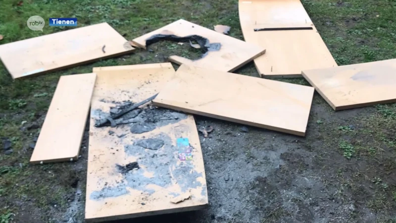 Boekenruilkastje in Tienen op klaarlichte dag in brand gestoken