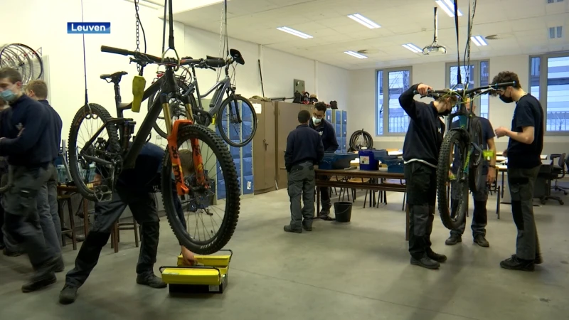 Middelbare school VTI zoekt leerlingen voor opleiding tot knelpuntberoep 'fietshersteller'