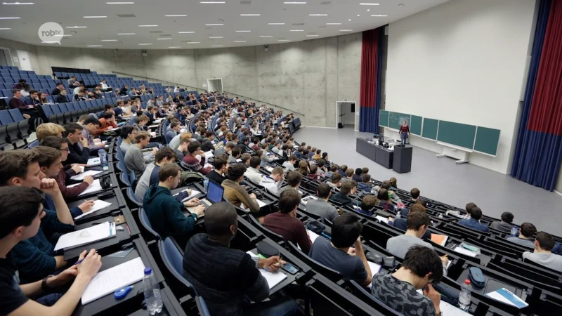 Ex-studenten van KU Leuven getuigen over grensoverschrijdend gedrag van professor