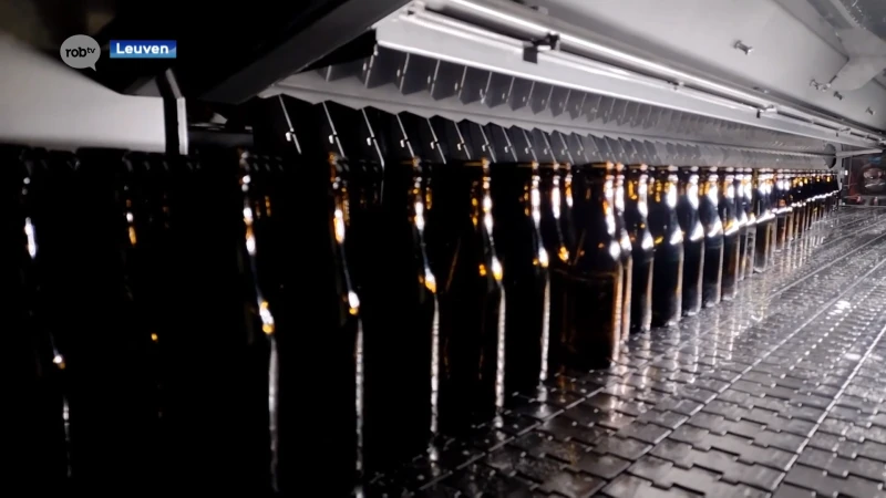 AB Inbev opent nieuwe flessenlijn om jaarlijkse 140 miljoen bierflesjes te reinigen en te hergebruiken