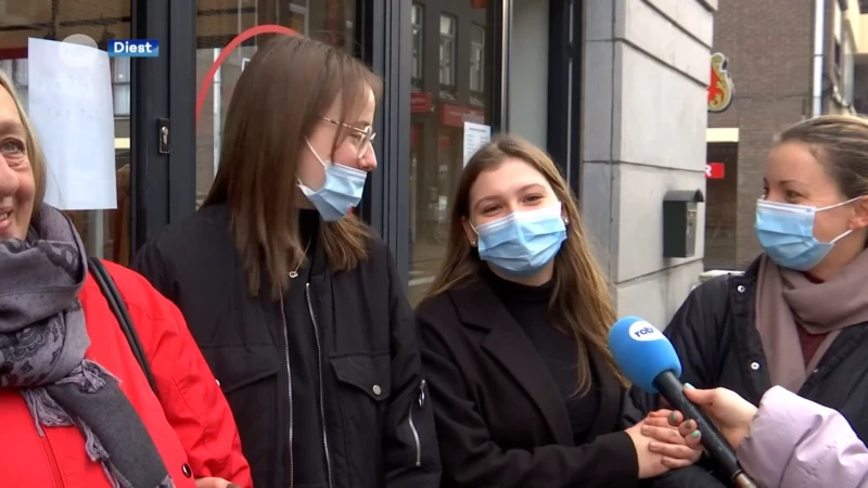Het is vandaag complimentendag: "Als er iemand een compliment moet krijgen, dan is het mijn moeder wel"