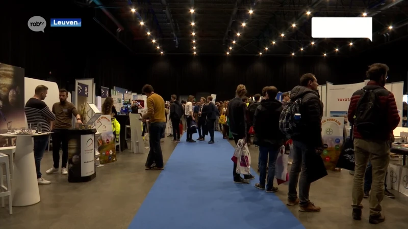 In de Brabanthal vond vandaag de grootste jobbeurs voor studenten in de Benelux plaats: "face-to-face is efficiënter"