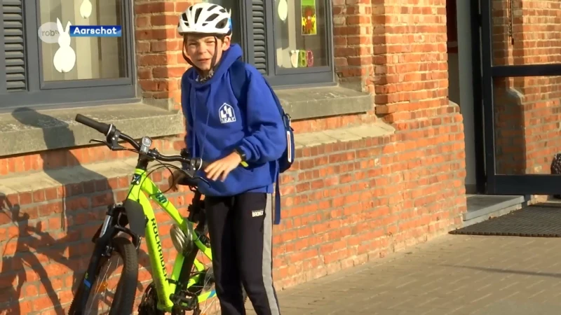 Met de fiets naar school in ruil voor een zwembeurt, Aarschot start met Buck-E project