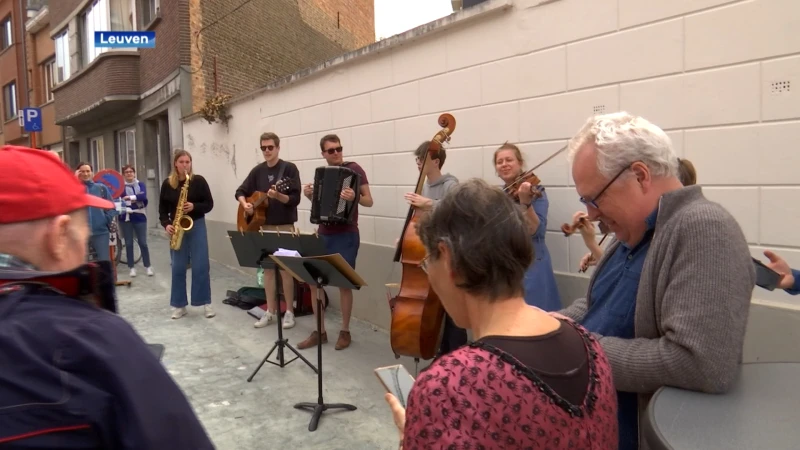 Bewoners van Bierbeekstraat en Alfred Delaunoislaan in Heverlee vieren het einde van de werken met een groot buurtfeest