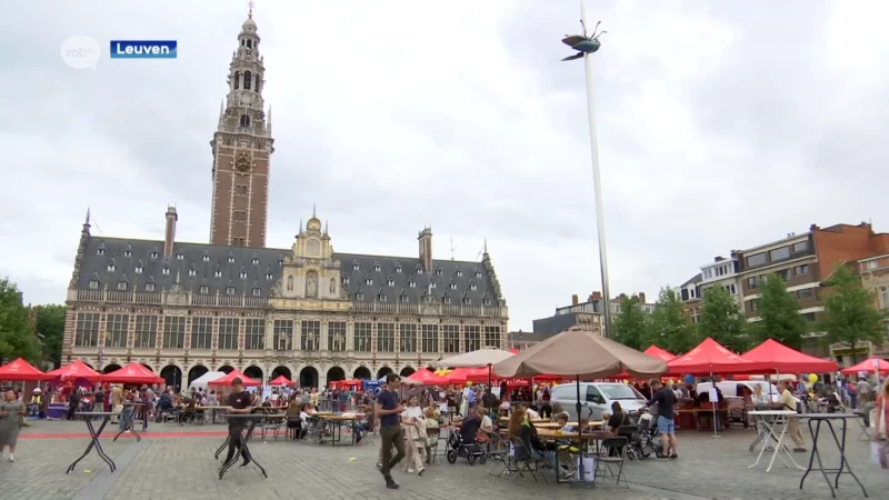 De Langste Dag in Leuven lokt zo'n 125 000 bezoekers,  het nieuwe 'Leuven Speelt' op het Ladeuzeplein blijkt een schot in de roos