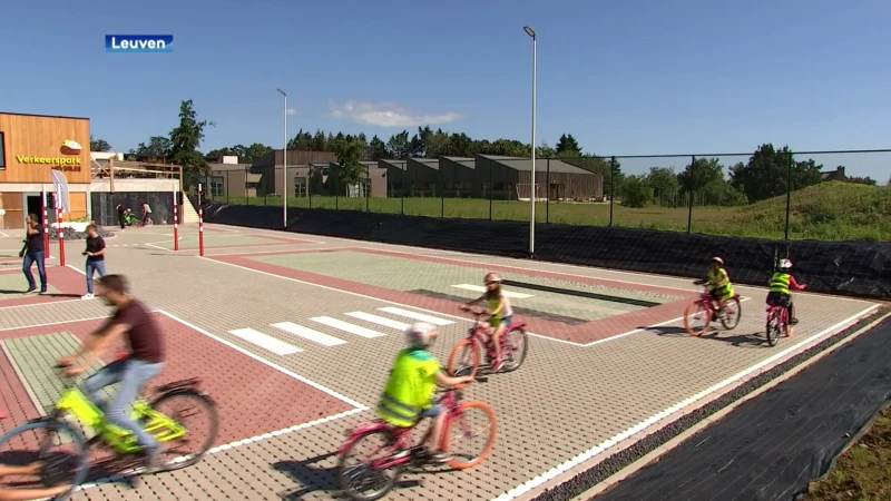 Basisschool Windekind test het gloednieuwe verkeerspark in Leuven een laatste keer voor de grote opening