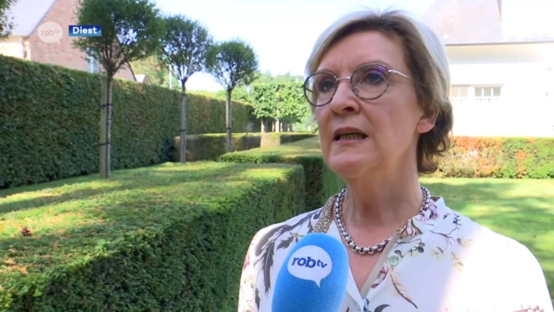"Meer dan 1600 bezoekers per dag voor zwembad Halve Maan kan wettelijk niet"