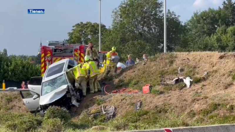 Opnieuw zwaar ongeval op de rotonde in Bost bij Tienen: vrouw (44) in kritieke toestand naar het ziekenhuis gebracht