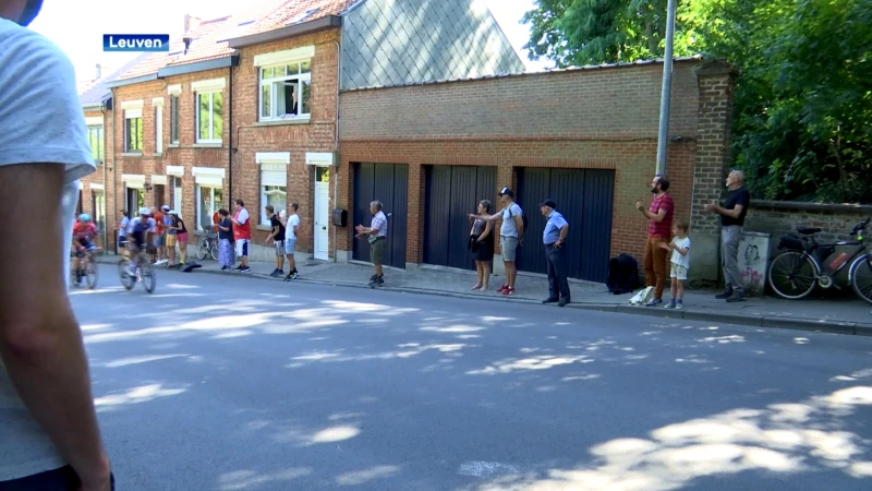 Supporters zijn weer massaal op post op Wijnpers: "Als je naar koers komt, moet je naar plaats gaan waar iets te zien is"