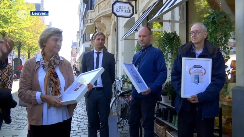 Vitrinetentoonstelling "sprekende objecten" op wereldalzheimerdag geopend in Leuven samen met minister Crevits