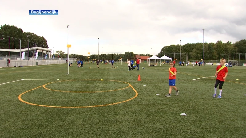 Honderd kinderen van zes verschillende scholen nemen het tegen elkaar op tijdens korfbaltoernooi in Betekom