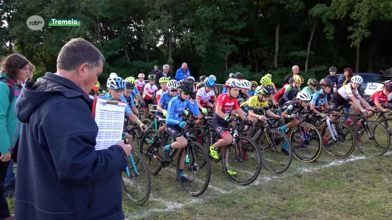 Balenberg is speeltuin van 500 jonge veldrijders, aspiranten strijden er om provinciale titel: "Heel blij met mijn trui"