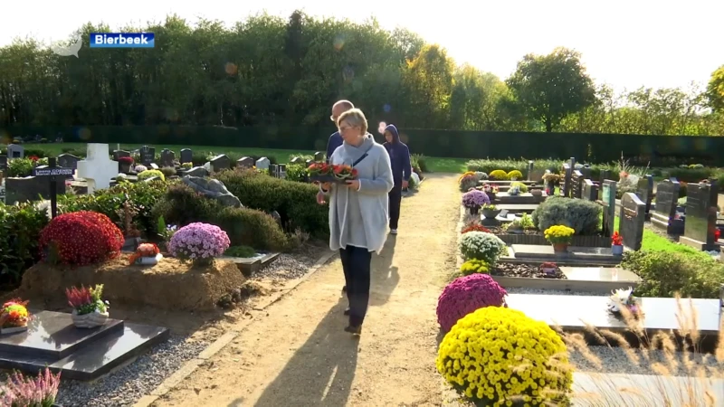 Begraafplaatsen kraaknet voor Allerheiligen: "Ik kom een bloemetje leggen voor een vriendin, ik bewaar aan haar een mooie vriendschap."