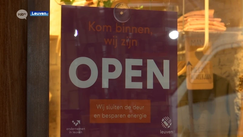 Leuven deelt opvallende bordjes uit aan het handelaars: "We zijn open, maar we sluiten de deur"