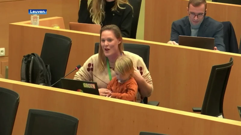 Kamerlid van Groen Eva Platteau neemt peuter mee naar Federaal parlement