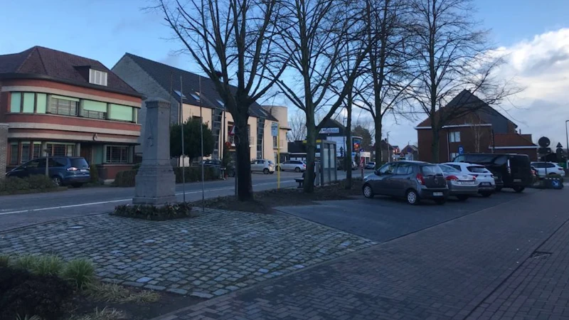 Begijnendijk voert blauwe zone in op parking aan oorlogsmonument in het centrum