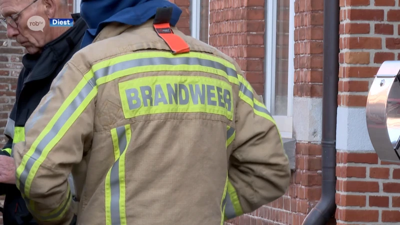 Handelaars uit Diest schenken 3.000 euro aan scouts na brand in hun opslagruimte