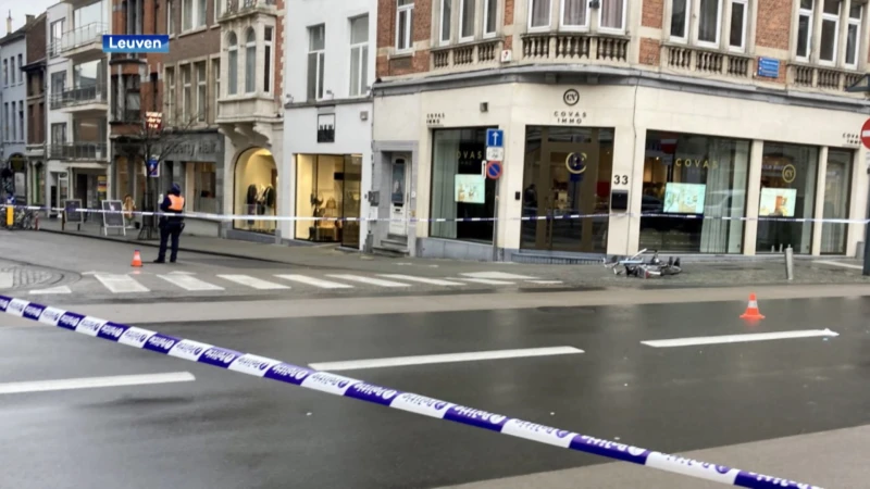 Fietser belandt onder bus in Bondgenotenlaan in Leuven