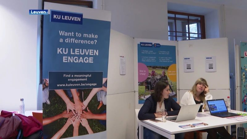 KU Leuven organiseerde in de Agora in Leuven een infobeurs voor studenten die op zoek zijn naar vrijwilligerswerk
