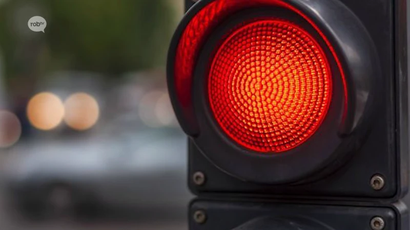 Tijdelijke verkeerslichten op Provinciebaan in Rotselaar blijven één week langer staan