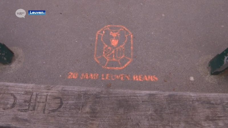 Leuven Bears viert verjaardag met logo in de stad en galamatch