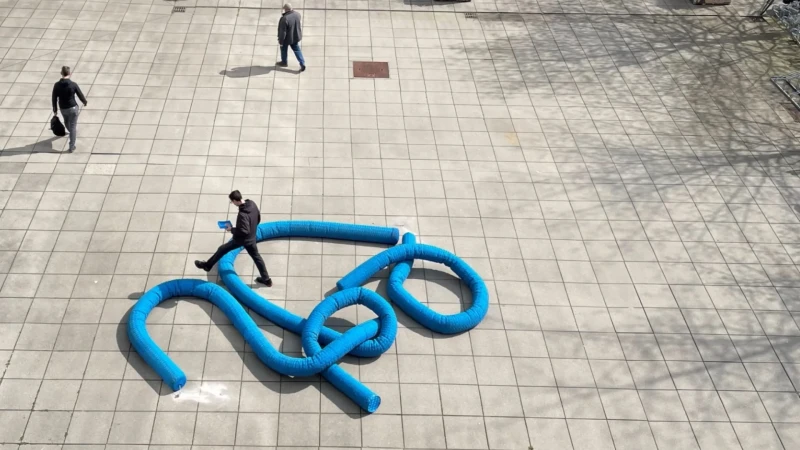 ROPE kunstwerk op het Tweebronnenplein in Leuven