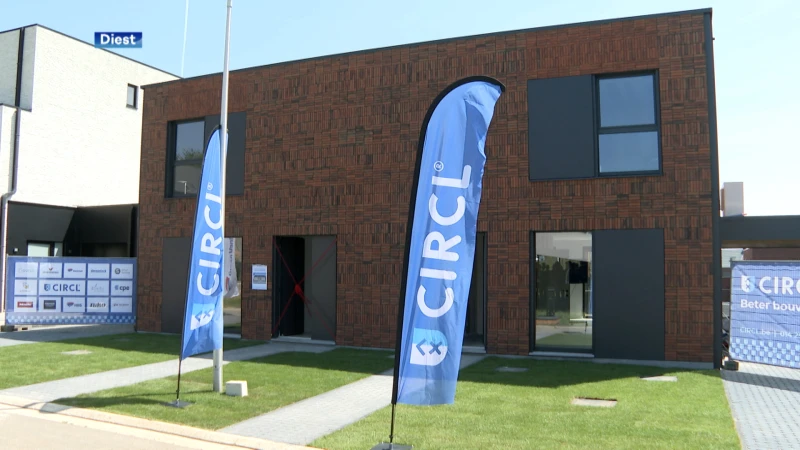 Eerste twee nieuwe circulaire huizen van CIRCL staan in Diest: "Innovatieve en creatieve oplossingen uitdenken"