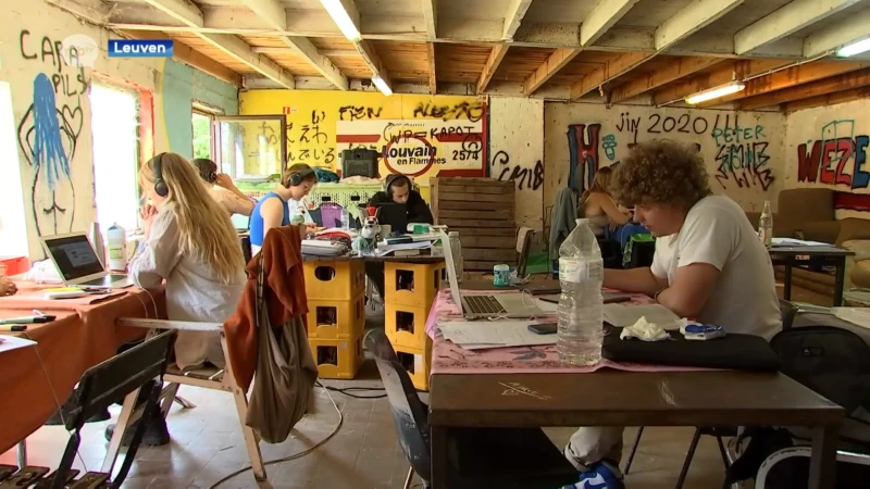 Blokkende studenten in museum M en bij Scouts Wezenplein: "Ik kan me hier beter concentreren."