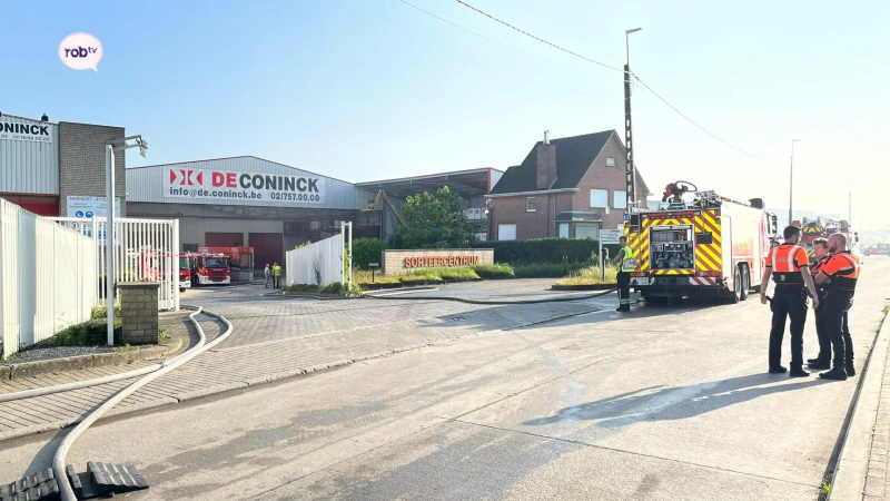 Brandweer moet uitrukken voor brand in loods bij afvalbedrijf De Coninck in Herent