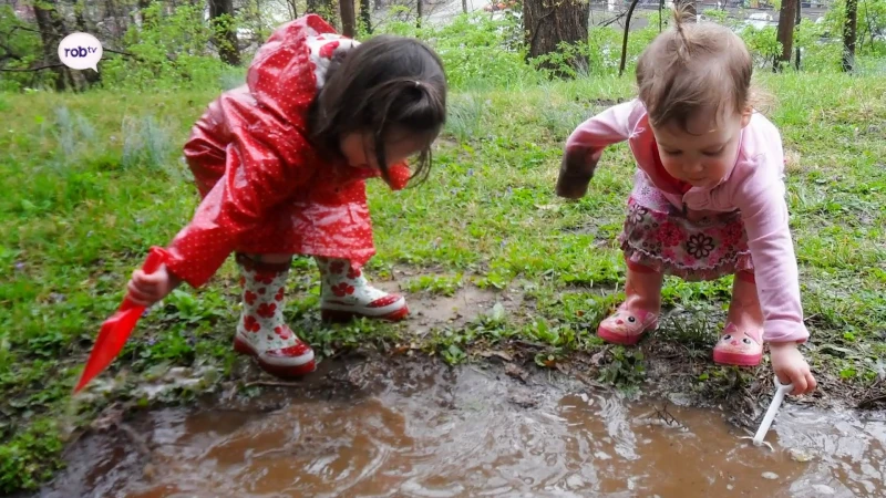 Leuvense kinderen spelen naar hartenlust in de modder tijdens internationale modderdag: "stimuleert de creativiteit en expressie"