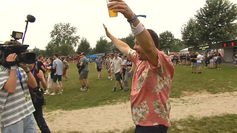 Het is zover: eerste festivalgangers bestormen de weide van Rock Werchter