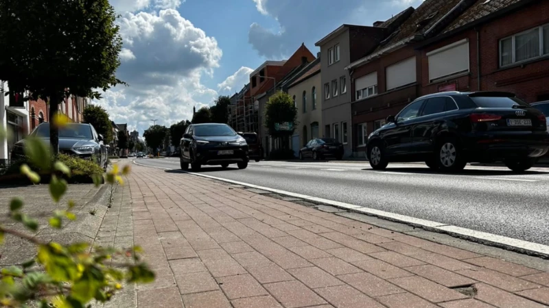 Basilieklaan krijgt over afstand van 450 meter nieuwe fietspaden in asfalt