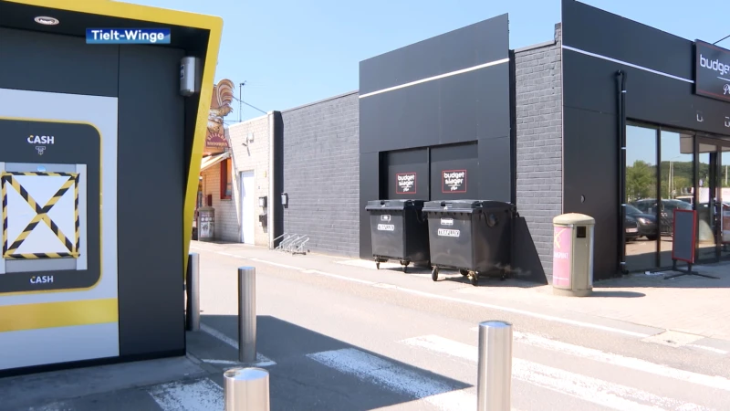 Nieuwe bankautomaat geleverd op Gouden Kruispunt in Tielt-Winge