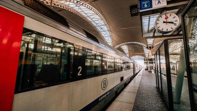Treinverkeer tussen Leuven en Landen onderbroken na aanrijding met auto in Neerwinden